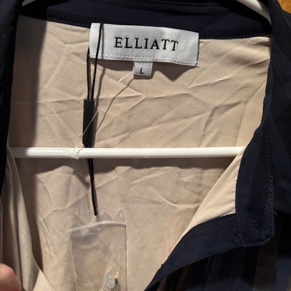 Elliatt Upstage Floral Print Maxi Shirtdress Navy Large NWT - Picture 4 of 7